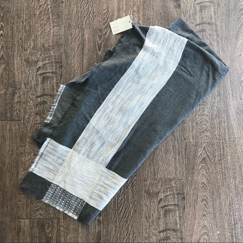 BOGO Oversized Grey and White Scarf NWT